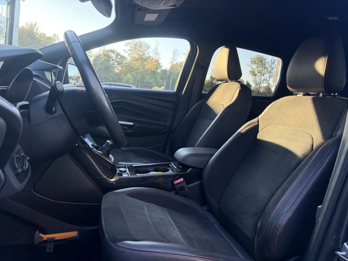 1.5 EcoBoost ST Line ✓2e Eigenaar✓Camera✓Carplay✓Navi✓Alcantara-Halfleder✓Clima✓Cruise✓6 Bak✓120pk✓18'' Lmv✓Keyless✓Pdc V+A✓Rijstrooksensor✓N.A.P✓Apk tot 03-202