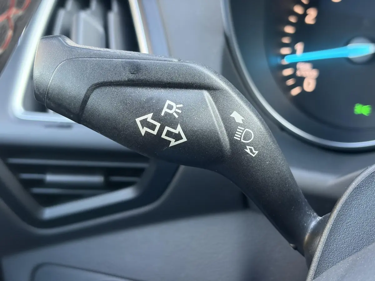 1.5 EcoBoost ST Line ✓2e Eigenaar✓Camera✓Carplay✓Navi✓Alcantara-Halfleder✓Clima✓Cruise✓6 Bak✓120pk✓18'' Lmv✓Keyless✓Pdc V+A✓Rijstrooksensor✓N.A.P✓Apk tot 03-202