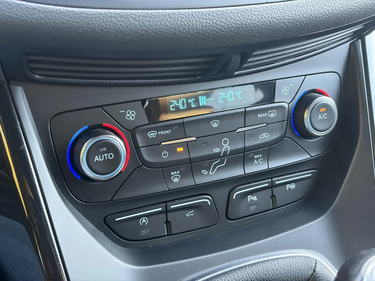 1.5 EcoBoost ST Line ✓2e Eigenaar✓Camera✓Carplay✓Navi✓Alcantara-Halfleder✓Clima✓Cruise✓6 Bak✓120pk✓18'' Lmv✓Keyless✓Pdc V+A✓Rijstrooksensor✓N.A.P✓Apk tot 03-202