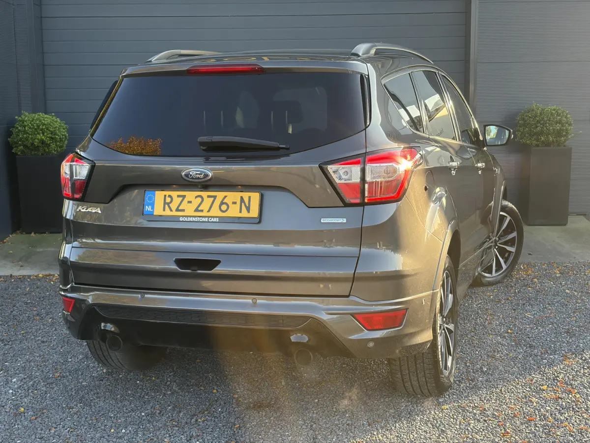 1.5 EcoBoost ST Line ✓2e Eigenaar✓Camera✓Carplay✓Navi✓Alcantara-Halfleder✓Clima✓Cruise✓6 Bak✓120pk✓18'' Lmv✓Keyless✓Pdc V+A✓Rijstrooksensor✓N.A.P✓Apk tot 03-202