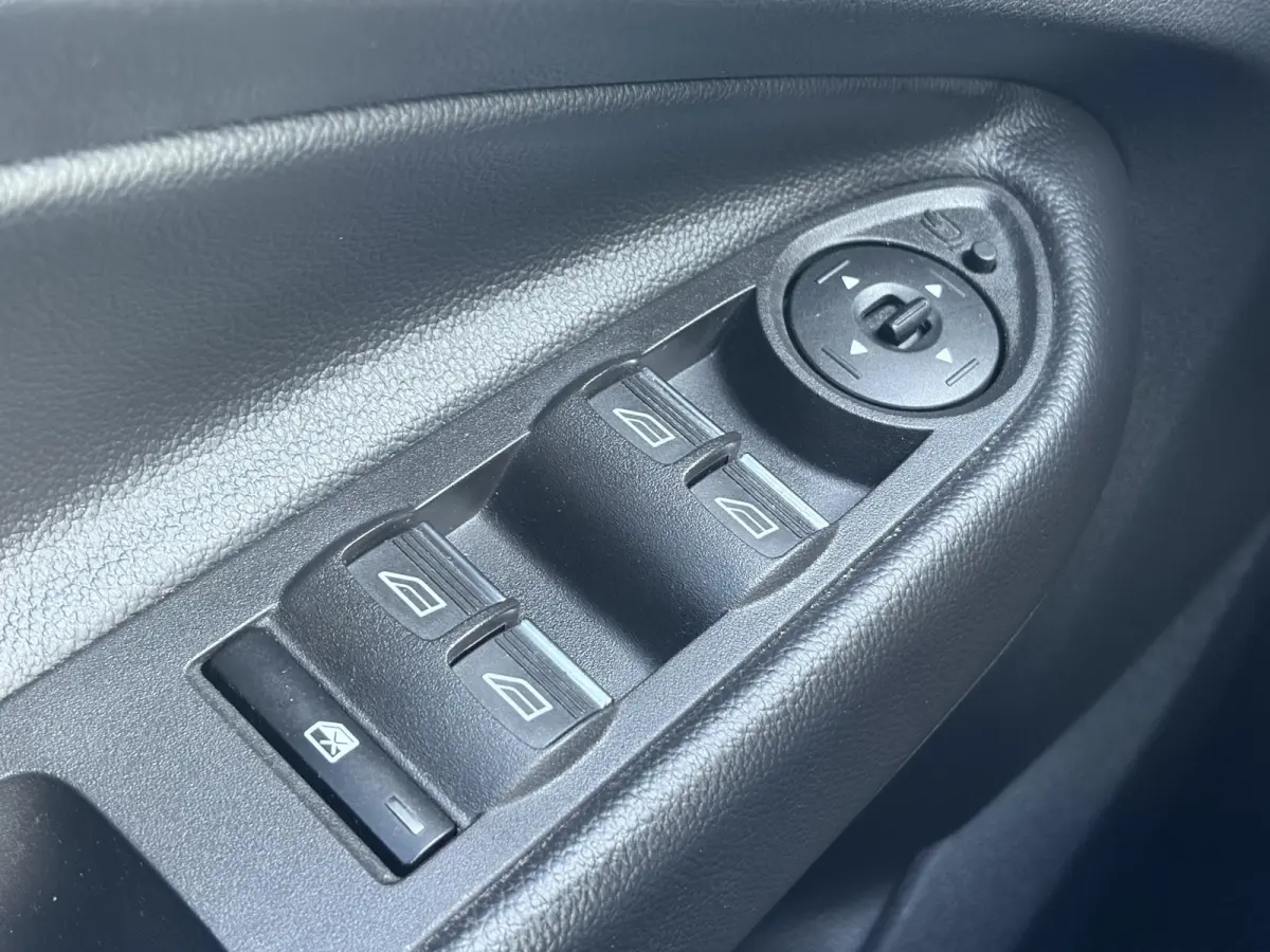 1.5 EcoBoost ST Line ✓2e Eigenaar✓Camera✓Carplay✓Navi✓Alcantara-Halfleder✓Clima✓Cruise✓6 Bak✓120pk✓18'' Lmv✓Keyless✓Pdc V+A✓Rijstrooksensor✓N.A.P✓Apk tot 03-202