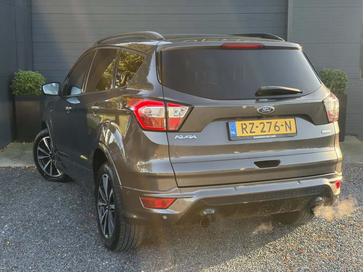 1.5 EcoBoost ST Line ✓2e Eigenaar✓Camera✓Carplay✓Navi✓Alcantara-Halfleder✓Clima✓Cruise✓6 Bak✓120pk✓18'' Lmv✓Keyless✓Pdc V+A✓Rijstrooksensor✓N.A.P✓Apk tot 03-202