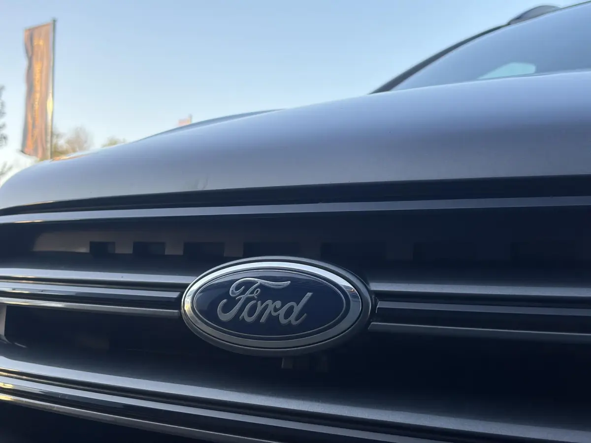 1.5 EcoBoost ST Line ✓2e Eigenaar✓Camera✓Carplay✓Navi✓Alcantara-Halfleder✓Clima✓Cruise✓6 Bak✓120pk✓18'' Lmv✓Keyless✓Pdc V+A✓Rijstrooksensor✓N.A.P✓Apk tot 03-202