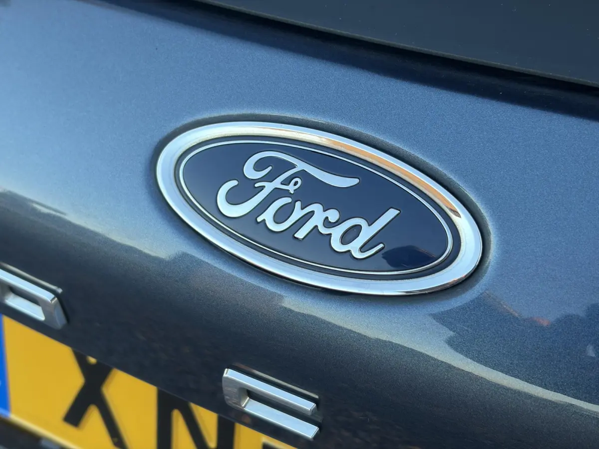 1.0 EcoBoost Trend Edition Business ✓2e Eigenaar✓Carplay✓101pk✓Navi✓Clima✓Cruise✓Rijstrooksensor✓Pdc V+A✓6 Bak✓Lm velgen✓N.A.P✓Apk tot 08-2027
