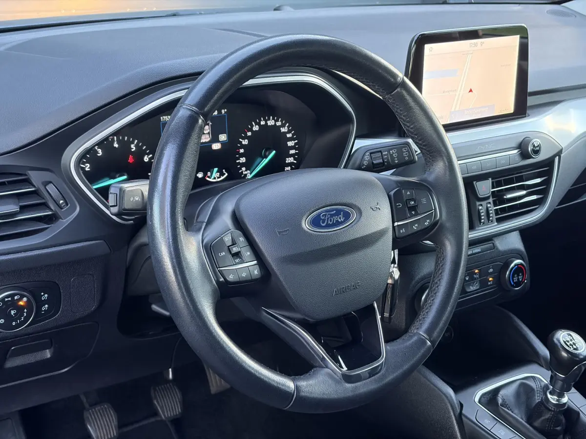 1.0 EcoBoost Trend Edition Business ✓2e Eigenaar✓Carplay✓101pk✓Navi✓Clima✓Cruise✓Rijstrooksensor✓Pdc V+A✓6 Bak✓Lm velgen✓N.A.P✓Apk tot 08-2027