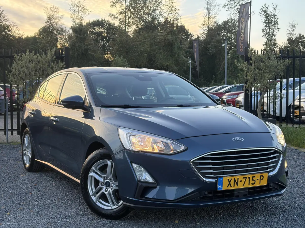 1.0 EcoBoost Trend Edition Business ✓2e Eigenaar✓Carplay✓101pk✓Navi✓Clima✓Cruise✓Rijstrooksensor✓Pdc V+A✓6 Bak✓Lm velgen✓N.A.P✓Apk tot 08-2027