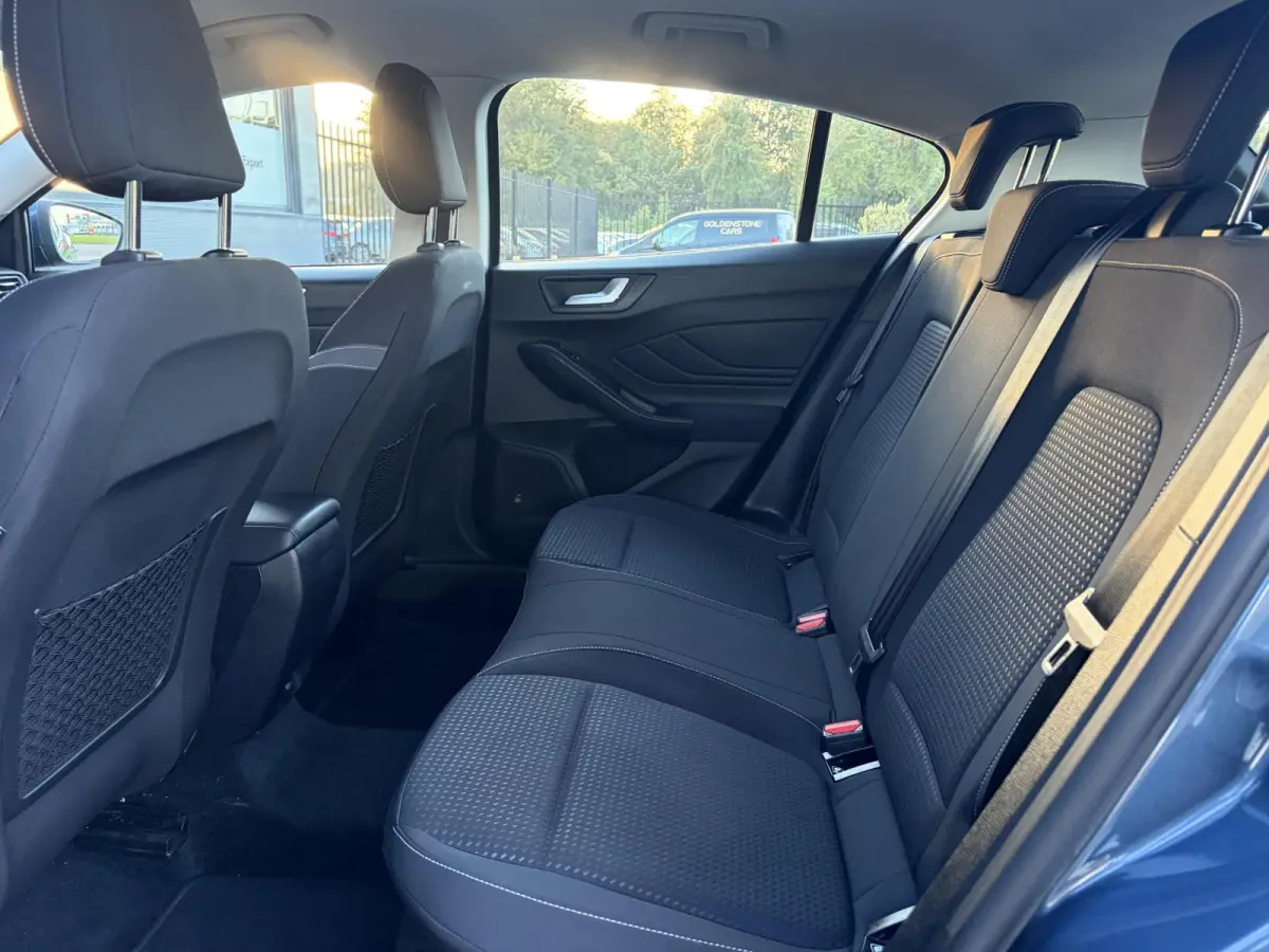 1.0 EcoBoost Trend Edition Business ✓2e Eigenaar✓Carplay✓101pk✓Navi✓Clima✓Cruise✓Rijstrooksensor✓Pdc V+A✓6 Bak✓Lm velgen✓N.A.P✓Apk tot 08-2027