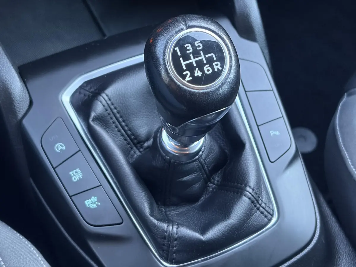 1.0 EcoBoost Trend Edition Business ✓2e Eigenaar✓Carplay✓101pk✓Navi✓Clima✓Cruise✓Rijstrooksensor✓Pdc V+A✓6 Bak✓Lm velgen✓N.A.P✓Apk tot 08-2027