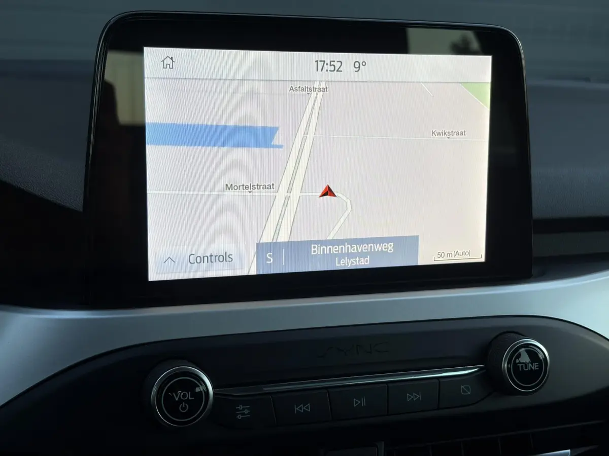 1.0 EcoBoost Trend Edition Business ✓2e Eigenaar✓Carplay✓101pk✓Navi✓Clima✓Cruise✓Rijstrooksensor✓Pdc V+A✓6 Bak✓Lm velgen✓N.A.P✓Apk tot 08-2027