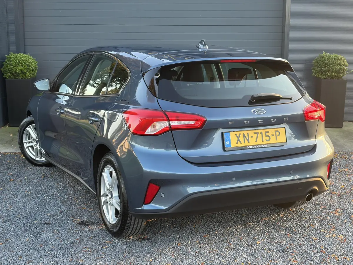 1.0 EcoBoost Trend Edition Business ✓2e Eigenaar✓Carplay✓101pk✓Navi✓Clima✓Cruise✓Rijstrooksensor✓Pdc V+A✓6 Bak✓Lm velgen✓N.A.P✓Apk tot 08-2027