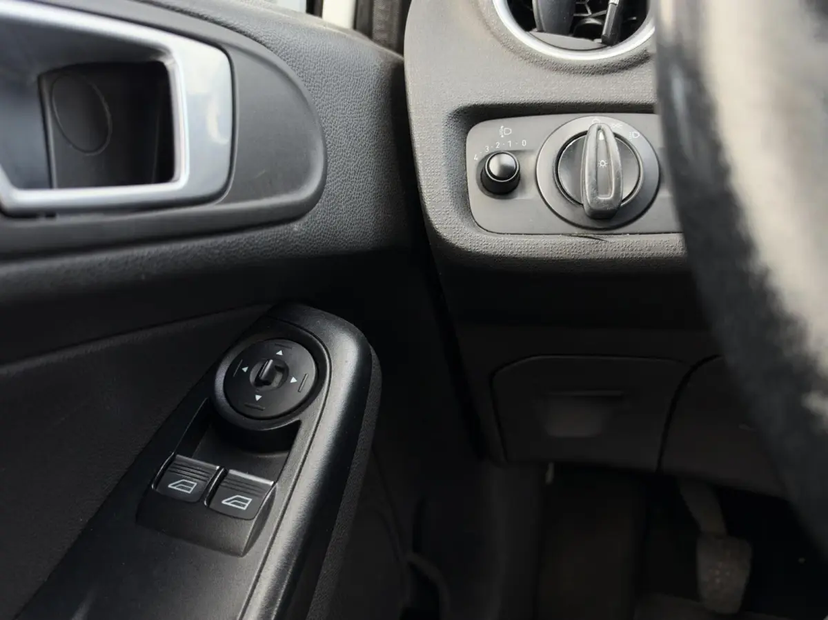 1.0 Style Essential | LED | Navigatie | Airco | Winterset