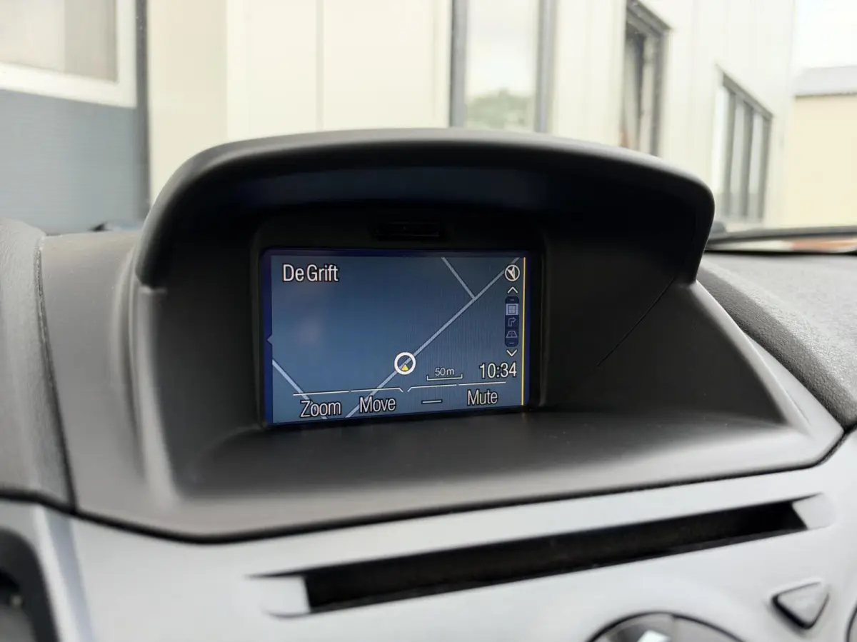 1.0 Style Essential | LED | Navigatie | Airco | Winterset