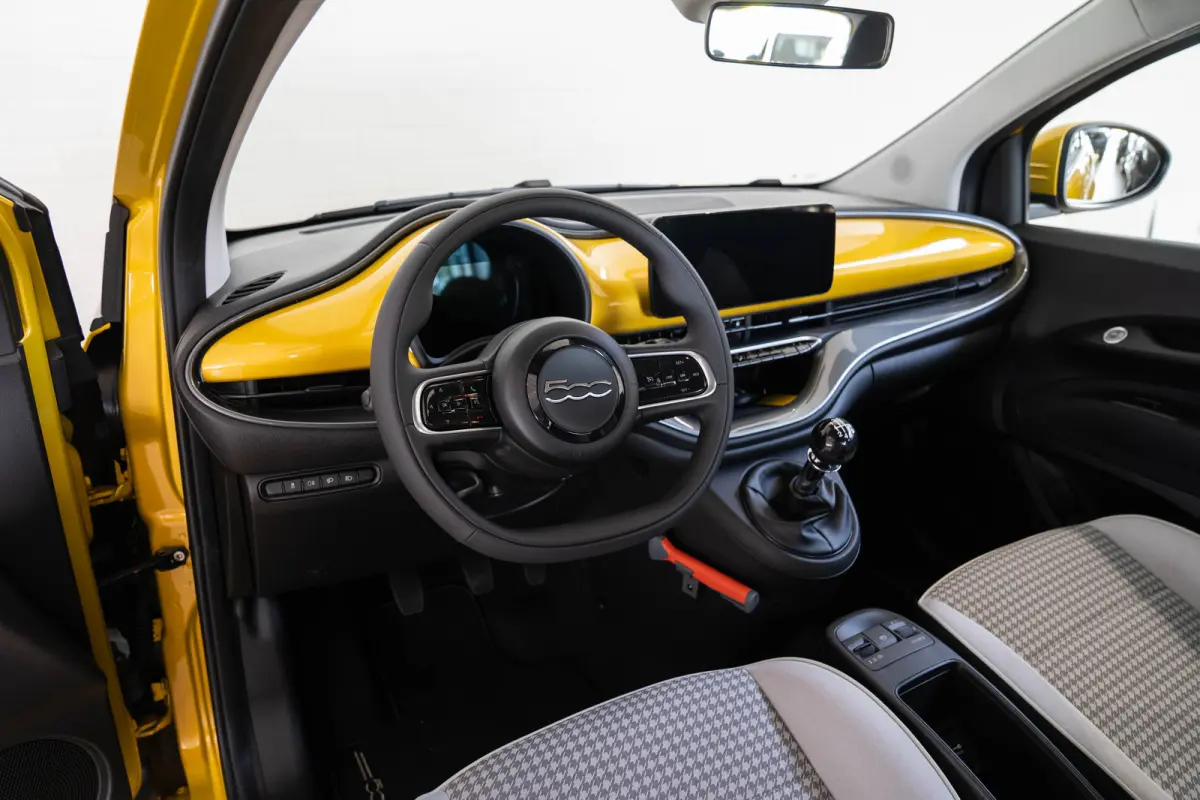 1.0 Hybrid Torino Launch Edition | Tot 8 Jaar Garantie | Apple Carplay & Android Auto | Parkeersensoren | Cruise Controle | Lichtmetalen velgen |