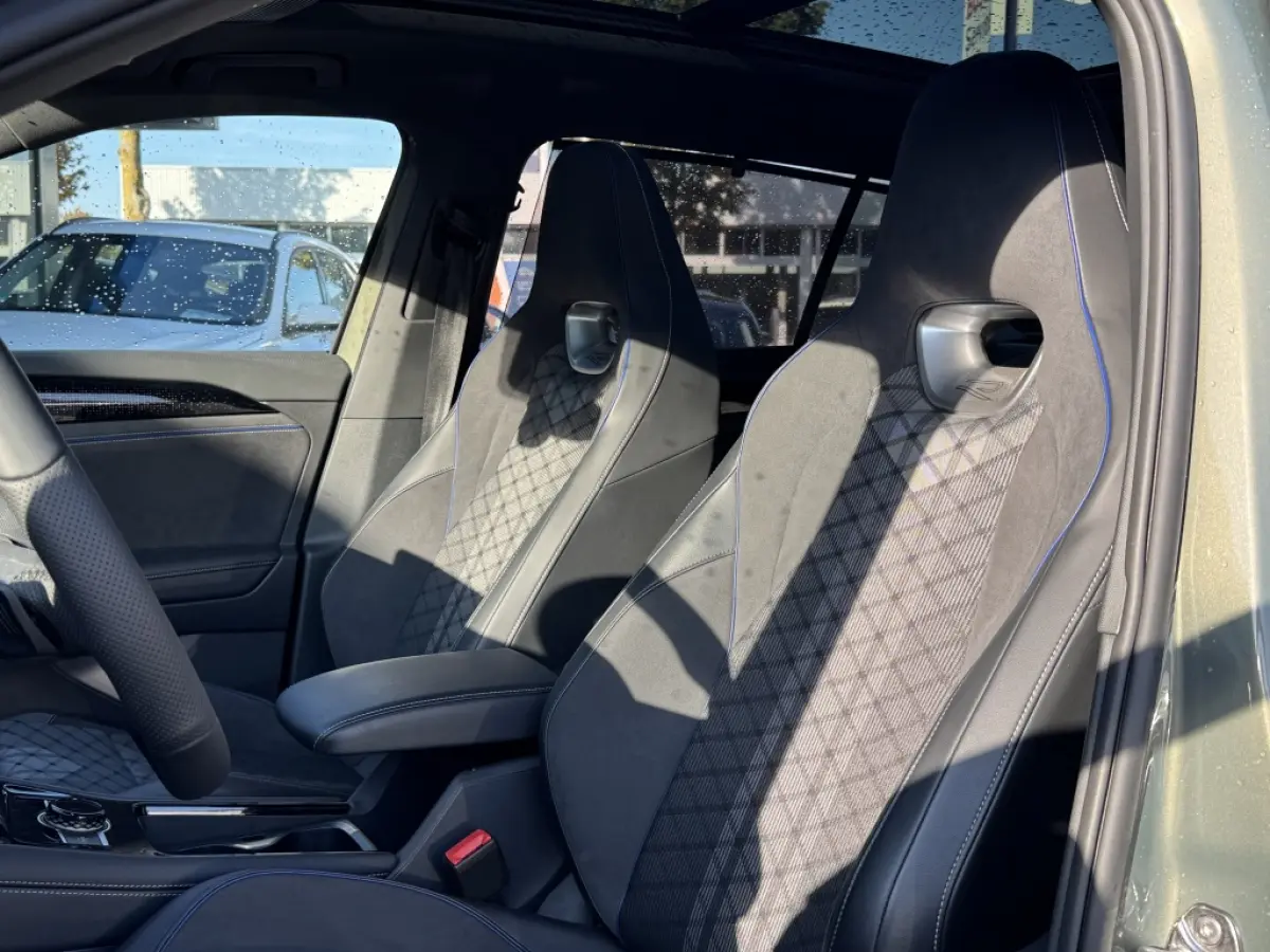 1.5 eHybrid R-line Edition | Stoel & Stuurverw.