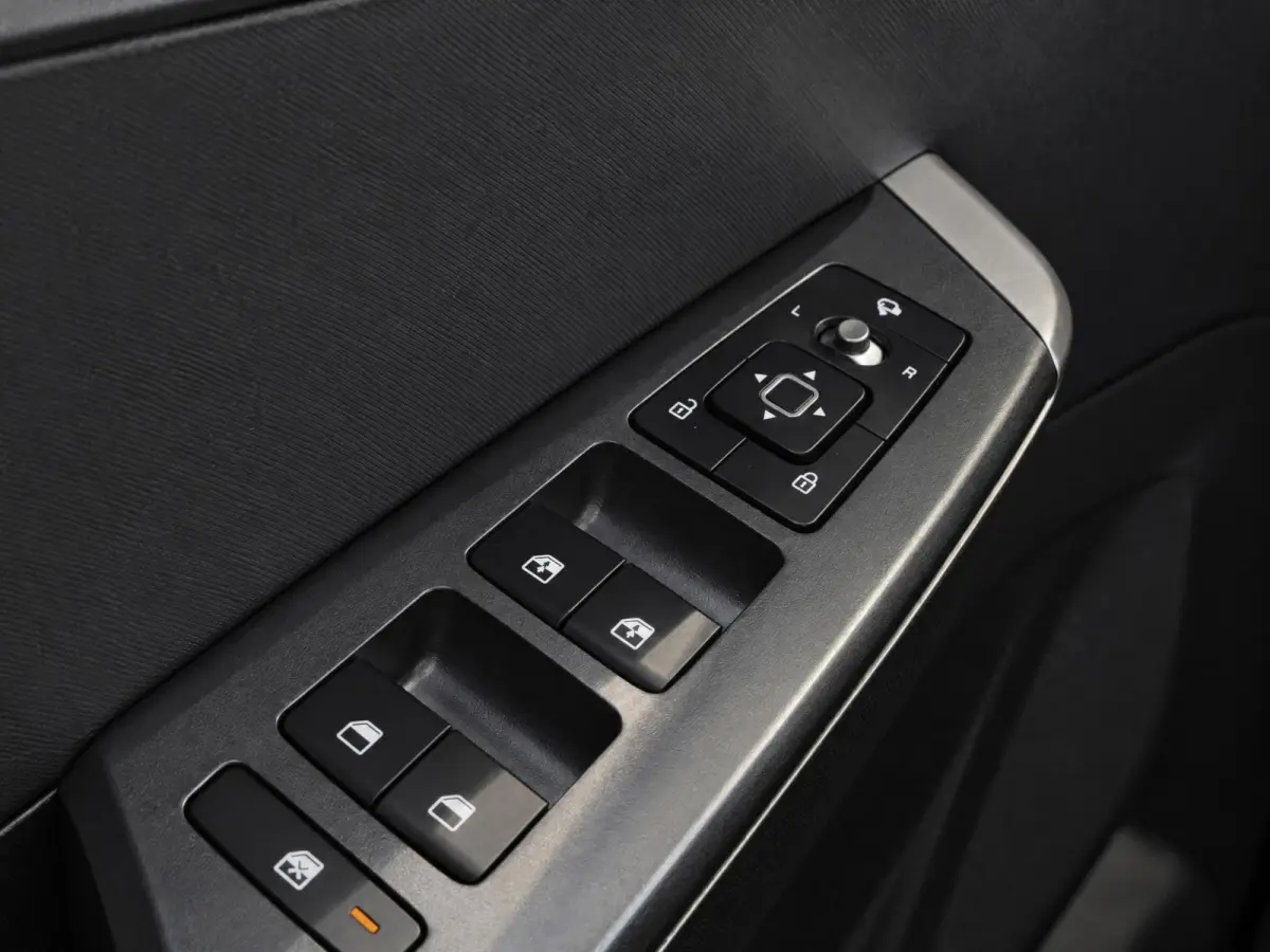 Light Edition 58 kWh Dealer onderhouden | Stoel + stuurverwarming | Climate control | ACC | 800V laden | Ontzettend ruim |