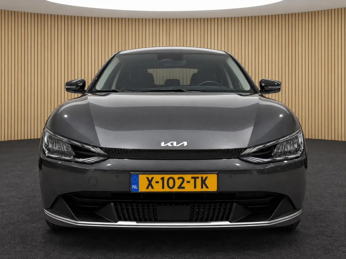 Light Edition 58 kWh Dealer onderhouden | Stoel + stuurverwarming | Climate control | ACC | 800V laden | Ontzettend ruim |
