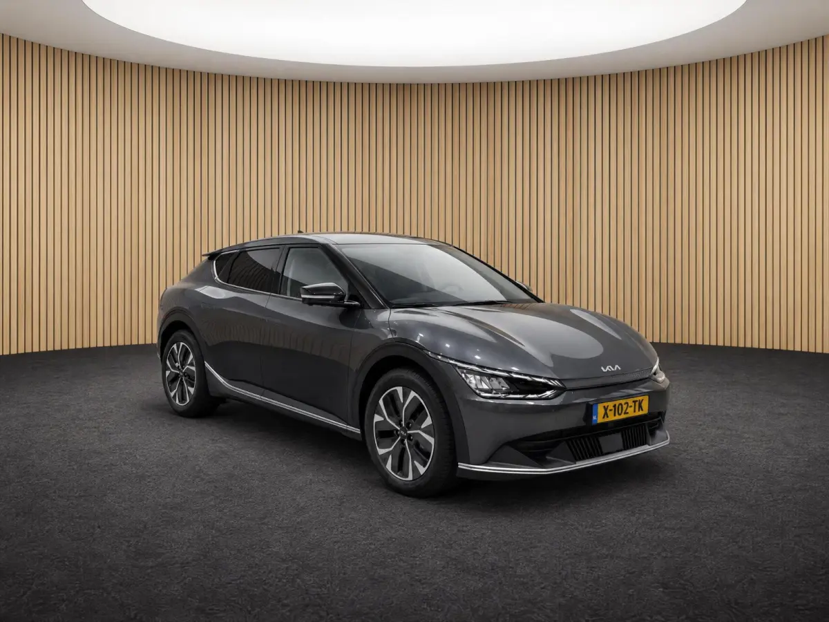 Light Edition 58 kWh Dealer onderhouden | Stoel + stuurverwarming | Climate control | ACC | 800V laden | Ontzettend ruim |