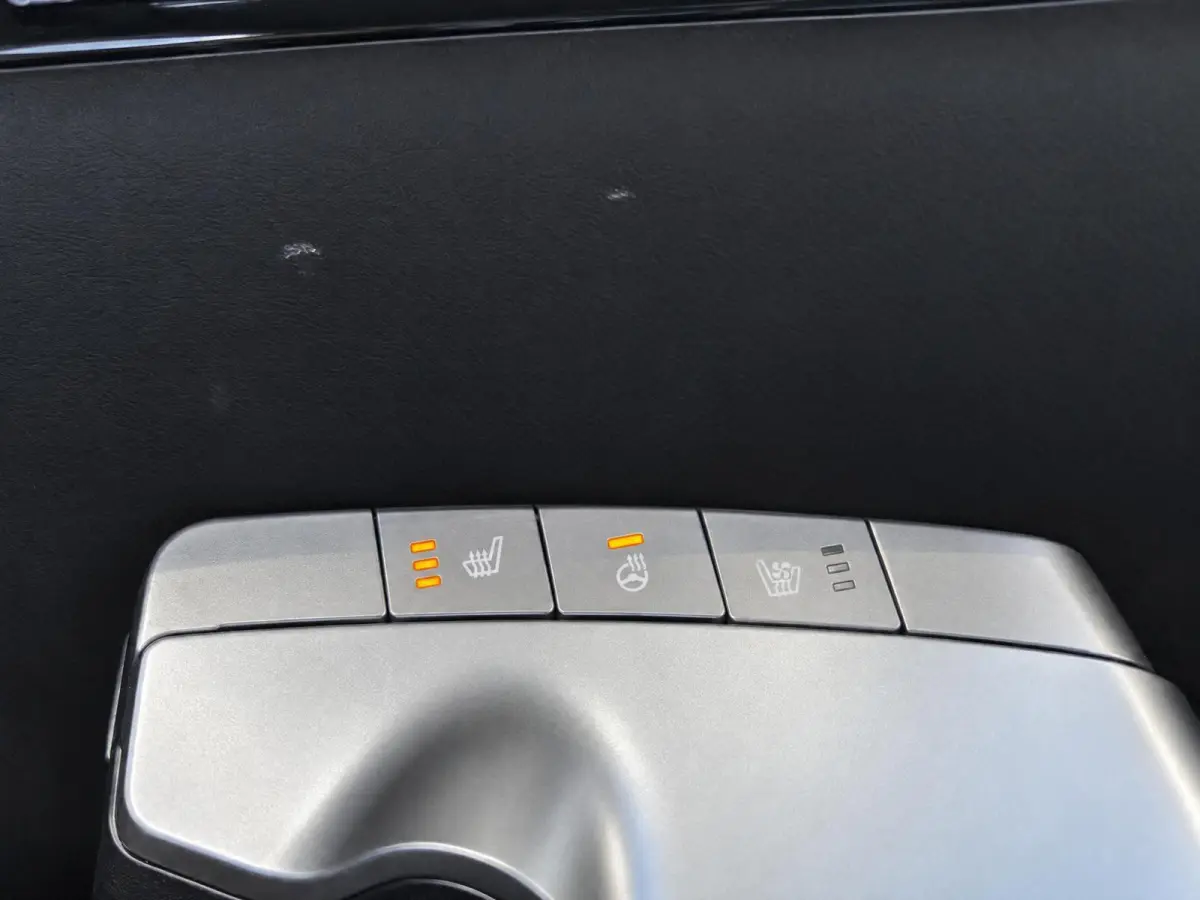 Light Edition 58 kWh Dealer onderhouden | Stoel + stuurverwarming | Climate control | ACC | 800V laden | Ontzettend ruim |