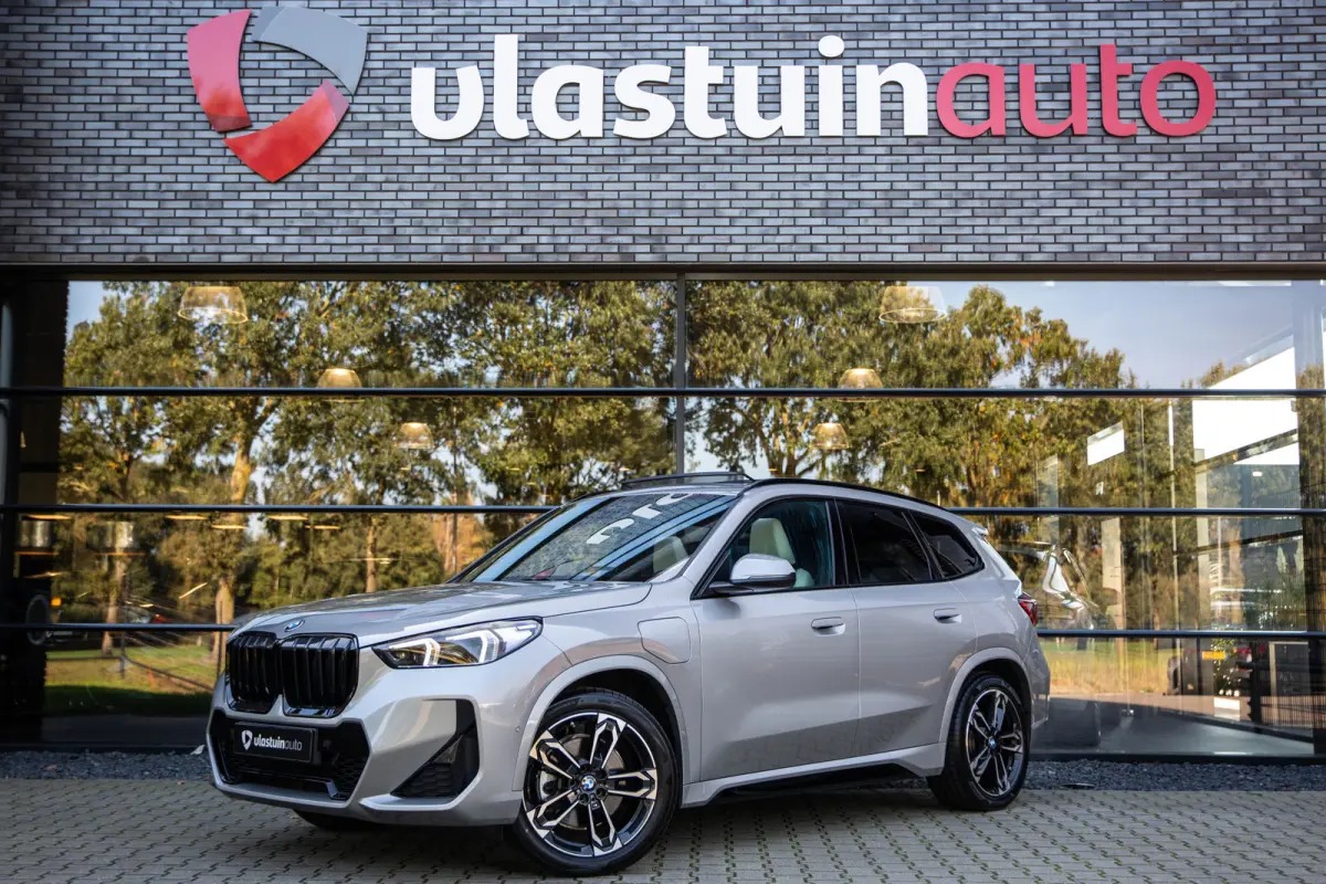 xDrive25e M-sport , Panoramadak, Trekhaak, Harman&Kardon, Adap. Cruise, Massage, Keyless
