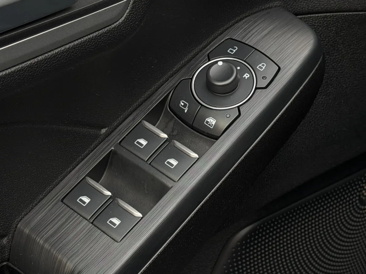 2.5 PHEV Cool & Connect Stoelverwarming | Navi | PDC | Cruise | Carplay | Half leder Plug in