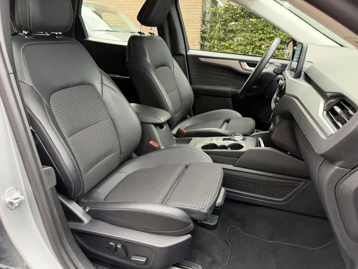 2.5 PHEV Cool & Connect Stoelverwarming | Navi | PDC | Cruise | Carplay | Half leder Plug in