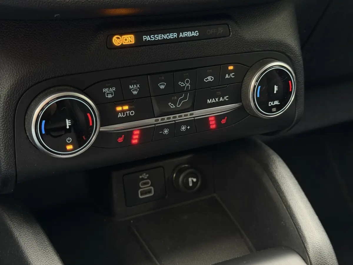 2.5 PHEV Cool & Connect Stoelverwarming | Navi | PDC | Cruise | Carplay | Half leder Plug in