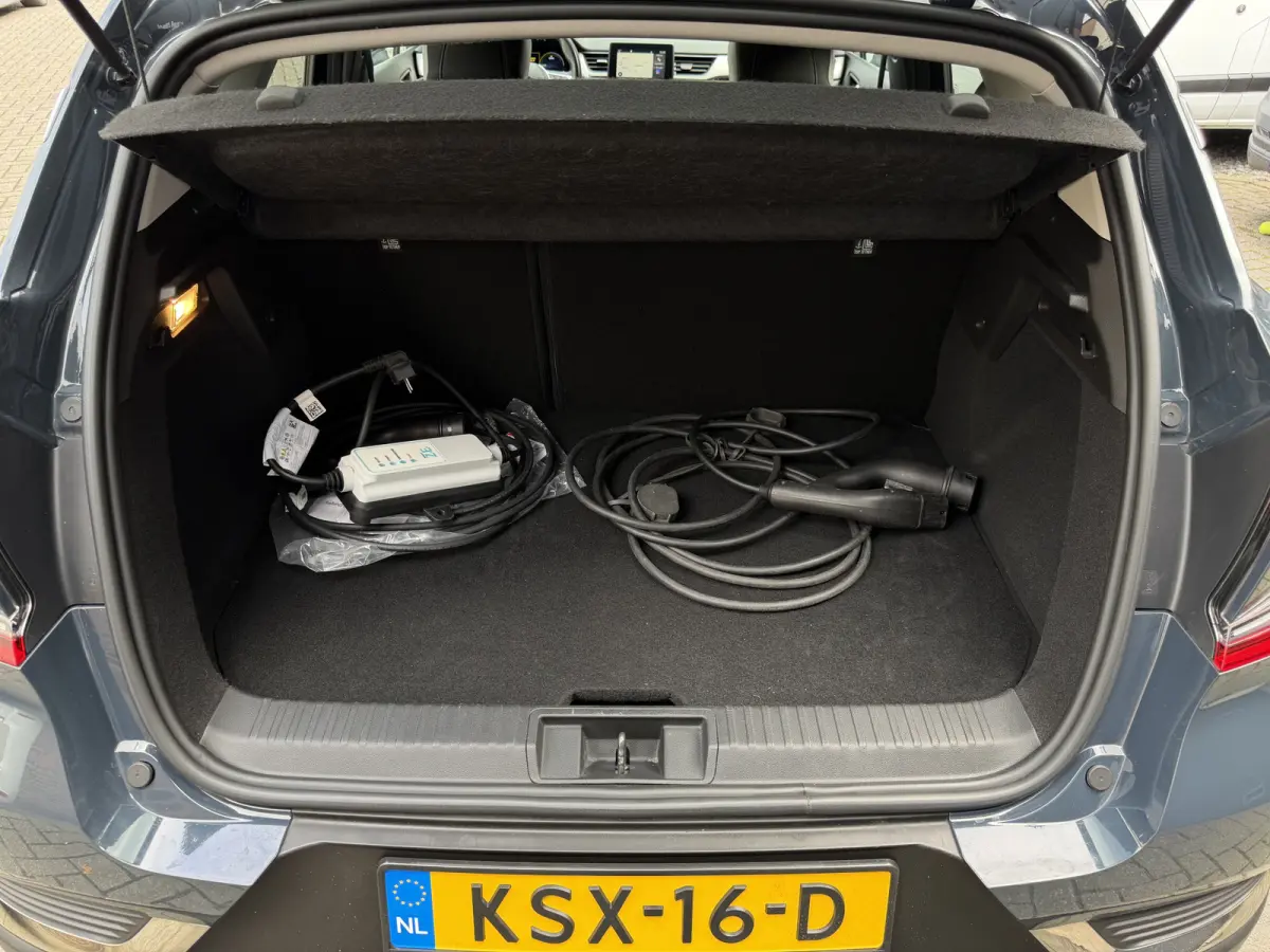 VERKOCHT 1.6 E-Tech Plug-in Hybrid 160 PK Intens Aut. Camera Navi PDC Lane Assist Cruise Stoelverwarming