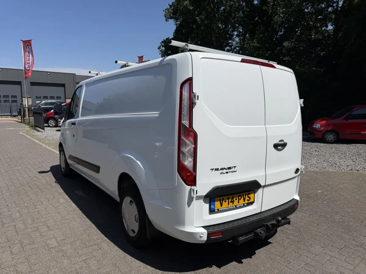 300 2.0 TDCI L2H1 Limited 130 PK Carplay Navi Stoelverwarming 2800Kg Trekgewicht