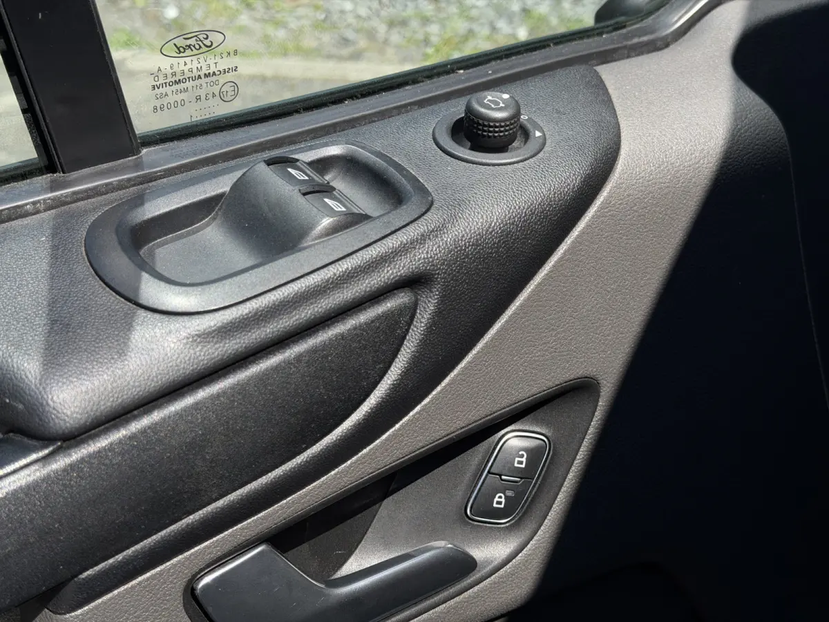 300 2.0 TDCI L2H1 Limited 130 PK Carplay Navi Stoelverwarming 2800Kg Trekgewicht