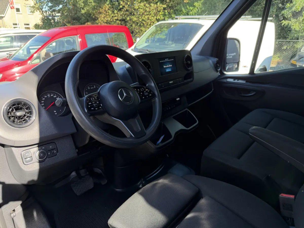 verkocht !!! 317 1.9 CDI L2H2 Automaat Cruise Carplay Camera Stoelverwarming trekhaak  zide steps 170 PK