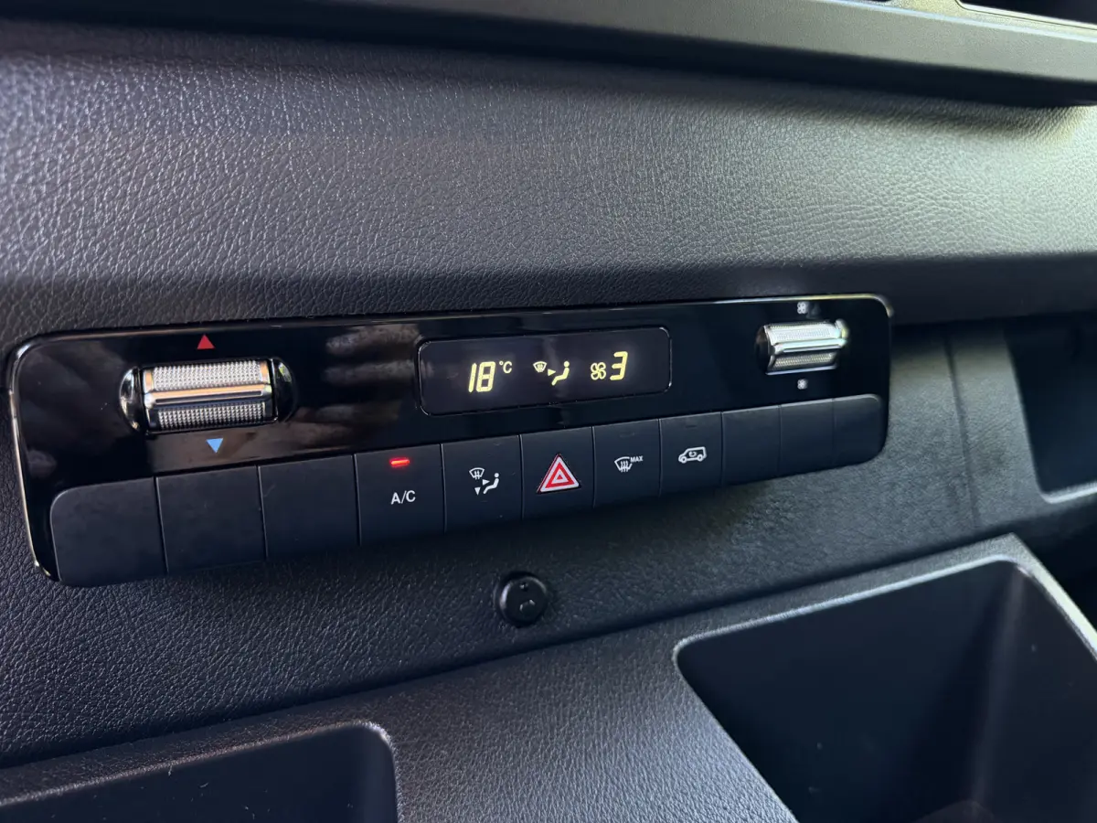 verkocht !!! 317 1.9 CDI L2H2 Automaat Cruise Carplay Camera Stoelverwarming trekhaak  zide steps 170 PK