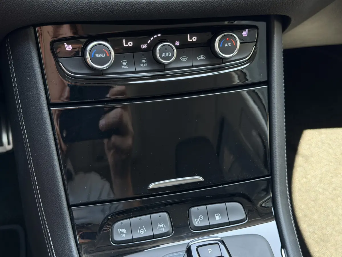 1.6 Turbo Plug-In Hybrid 4x4 GSe 310PK Trekhaak Keyless Entry - Navi - Camera - Carplay Stoel/Stuurverwarming