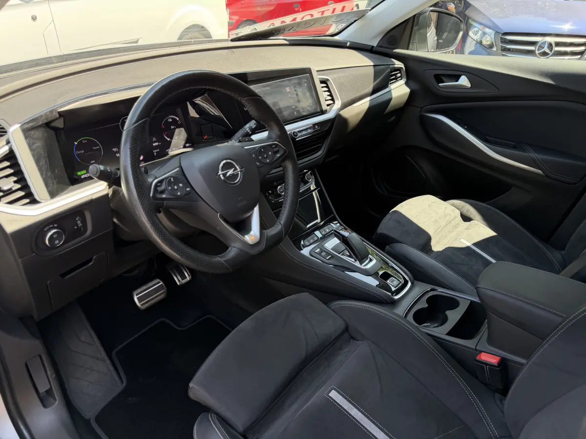 1.6 Turbo Plug-In Hybrid 4x4 GSe 310PK Trekhaak Keyless Entry - Navi - Camera - Carplay Stoel/Stuurverwarming