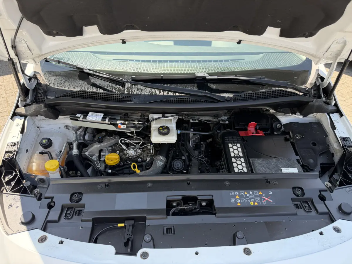 110 L1 Pro Benzine Verkocht MBUX - Trekhaak - Airco -Stoelverwarming - Cruise - Carplay - DAB
