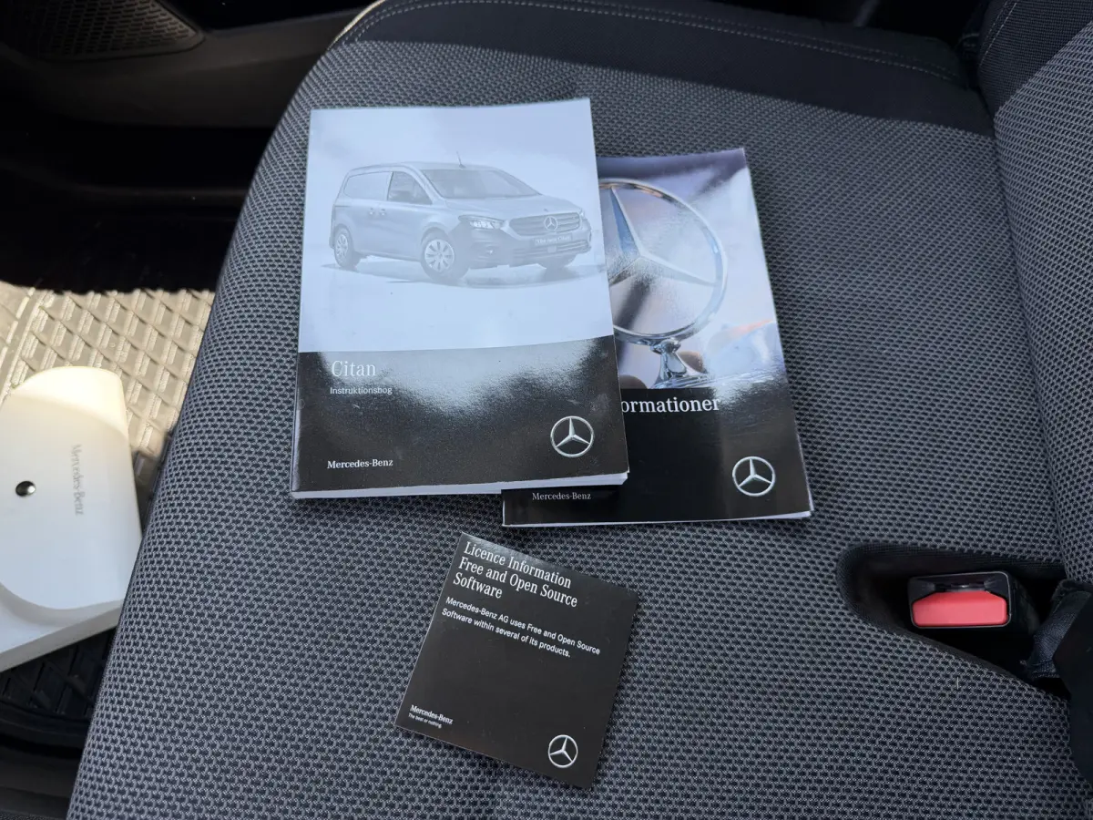 110 L1 Pro Benzine Verkocht MBUX - Trekhaak - Airco -Stoelverwarming - Cruise - Carplay - DAB