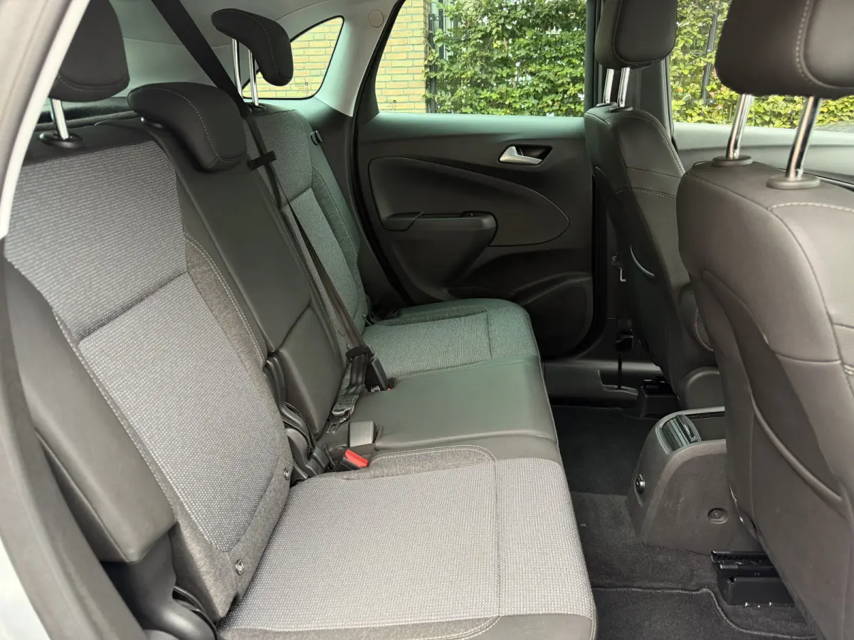1.2 Turbo AGR-comfortstoel | Half Leder | Navi | Carplay | Camera | Chrome pakket