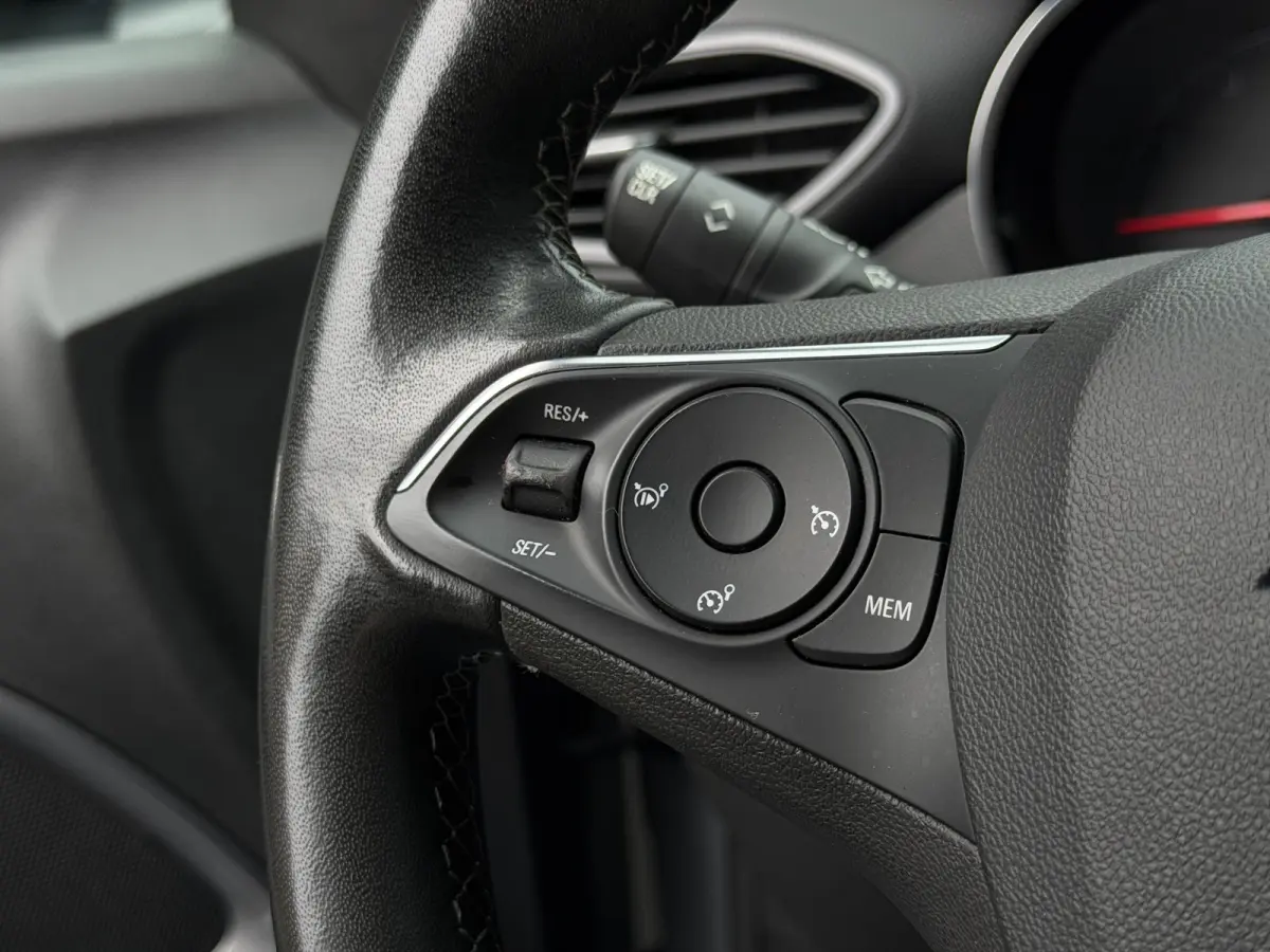 1.2 Turbo AGR-comfortstoel | Half Leder | Navi | Carplay | Camera | Chrome pakket
