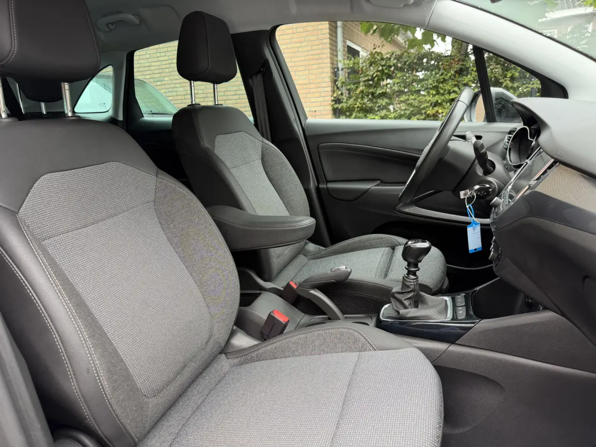 1.2 Turbo AGR-comfortstoel | Half Leder | Navi | Carplay | Camera | Chrome pakket