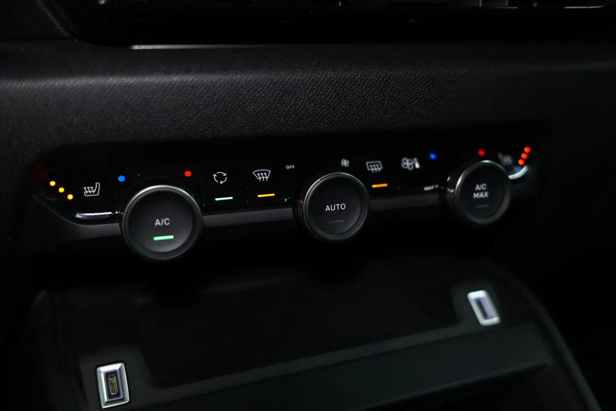 Shine 50 kWh CARPLAY CLIMA CAMERA NAVI VIRTUAL CRUISE LANE STOELVW '21