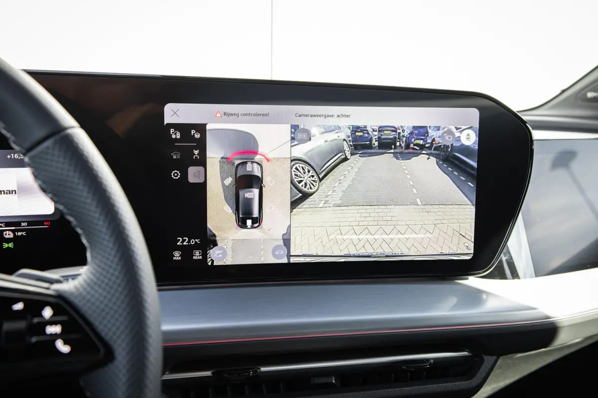 286pk S edition performance 82 kWh | Panoramadak | Trekhaak | Scherm Passagier | Augmented Reality Head-up