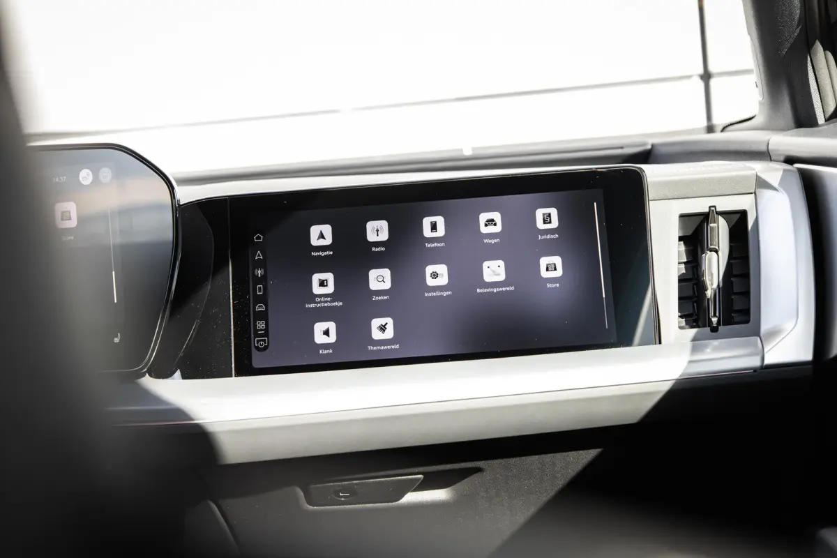 286pk S edition performance 82 kWh | Panoramadak | Trekhaak | Scherm Passagier | Augmented Reality Head-up