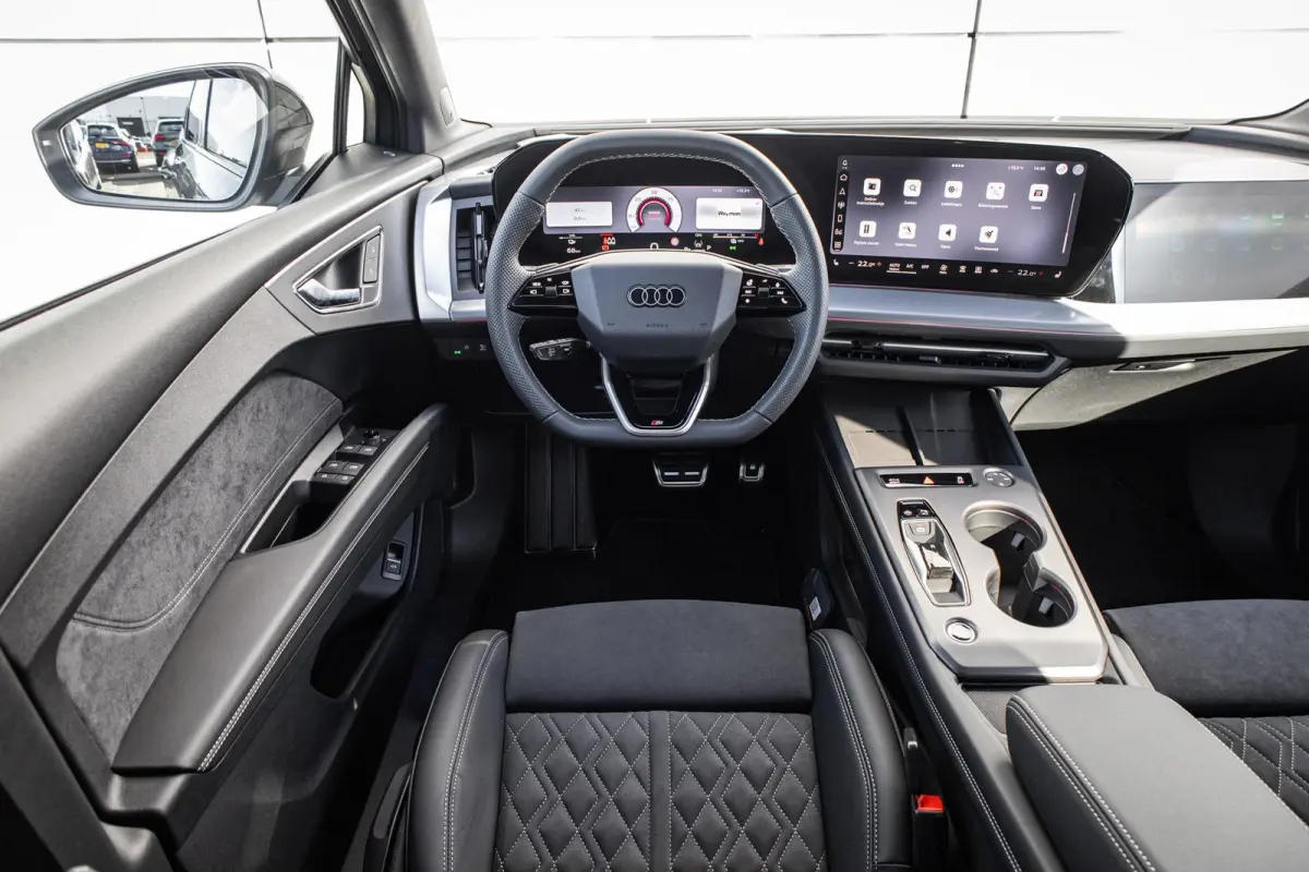 286pk S edition performance 82 kWh | Panoramadak | Trekhaak | Scherm Passagier | Augmented Reality Head-up