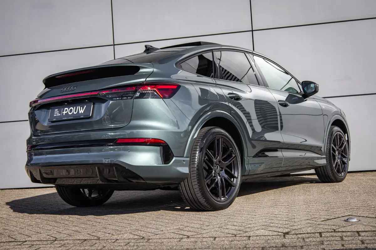 286pk S edition performance 82 kWh | Panoramadak | Trekhaak | Scherm Passagier | Augmented Reality Head-up