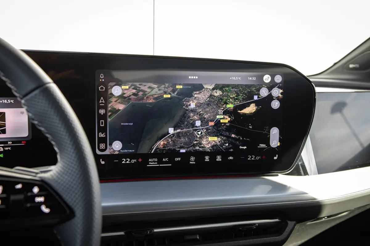 286pk S edition performance 82 kWh | Panoramadak | Trekhaak | Scherm Passagier | Augmented Reality Head-up