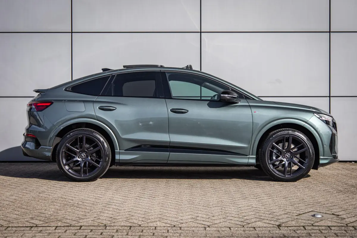 286pk S edition performance 82 kWh | Panoramadak | Trekhaak | Scherm Passagier | Augmented Reality Head-up