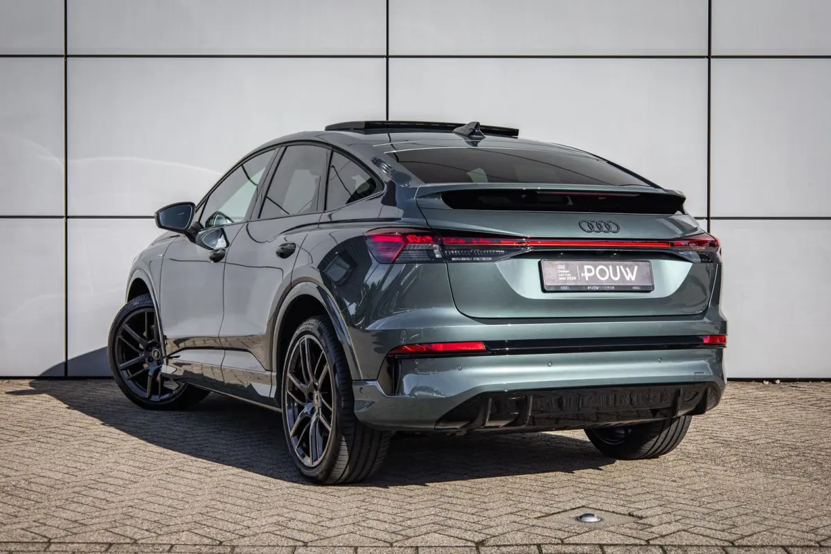 286pk S edition performance 82 kWh | Panoramadak | Trekhaak | Scherm Passagier | Augmented Reality Head-up