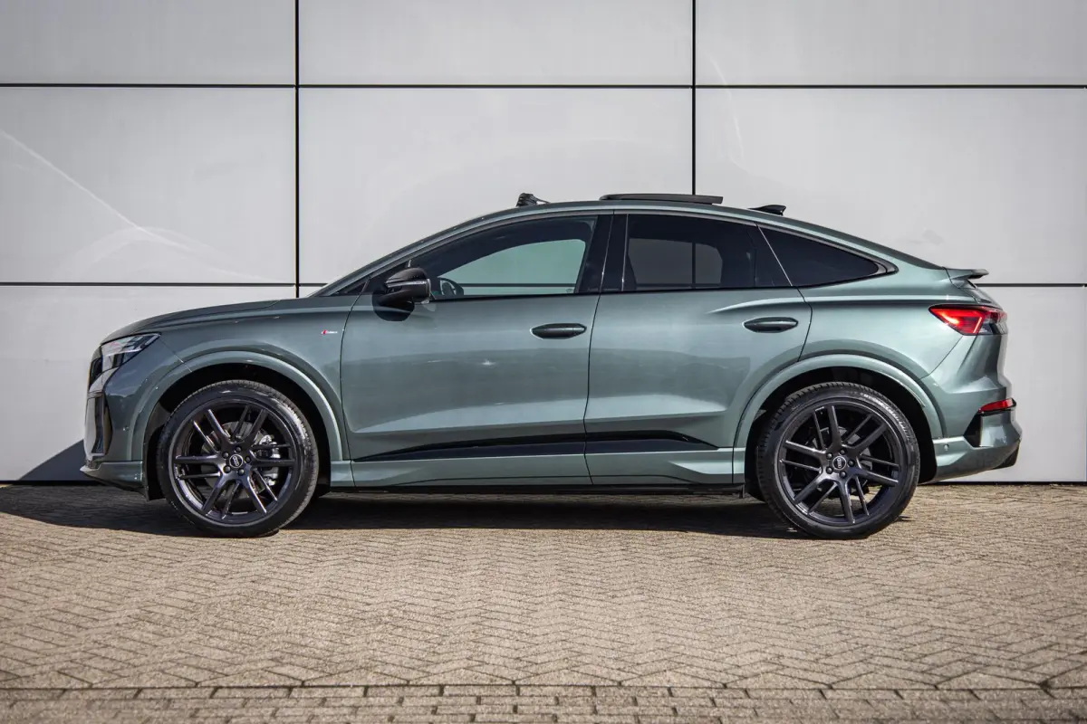 286pk S edition performance 82 kWh | Panoramadak | Trekhaak | Scherm Passagier | Augmented Reality Head-up