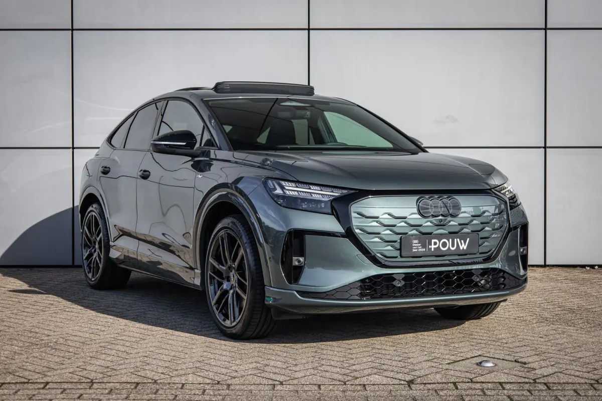 286pk S edition performance 82 kWh | Panoramadak | Trekhaak | Scherm Passagier | Augmented Reality Head-up