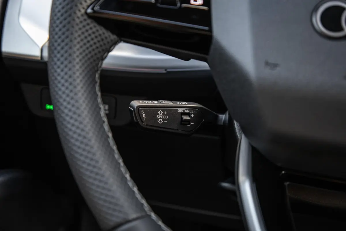 286pk S edition performance 82 kWh | Panoramadak | Trekhaak | Scherm Passagier | Augmented Reality Head-up