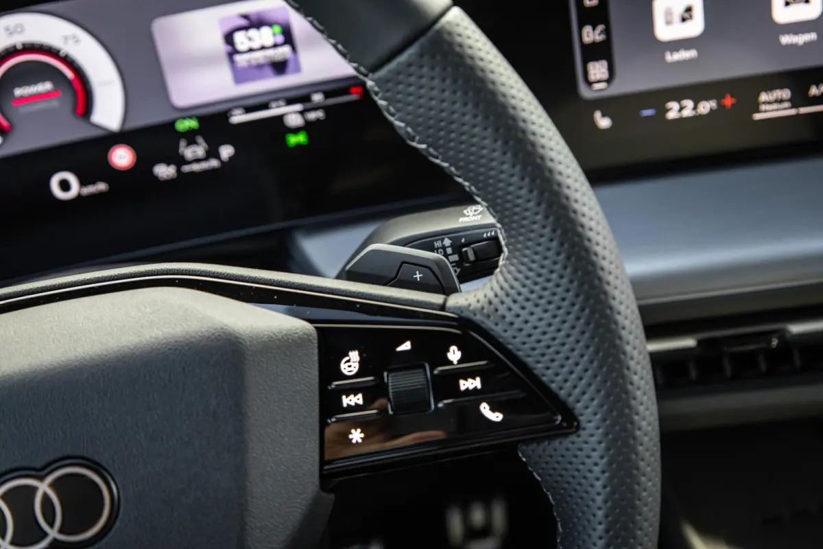 286pk S edition performance 82 kWh | Panoramadak | Trekhaak | Scherm Passagier | Augmented Reality Head-up